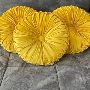 Velvet Pleated Round Throw Pillows_Yellow Gold_Set of Three